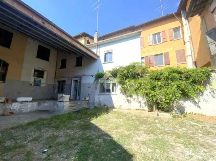 Casa di Corte in Vendita a Verolanuova