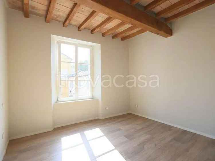 Affitto Appartamento Parma - Soffitti a Travi e Parquet