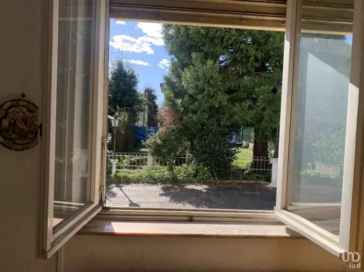 Vendita Casa Indipendente 10 Locali 272 mq Lentate sul Seveso