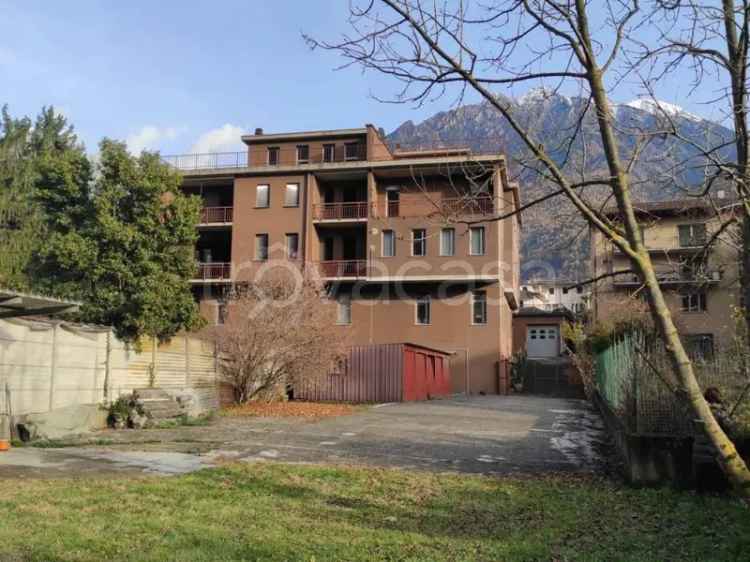 Casa Indipendente a Niardo con Negozio e Deposito