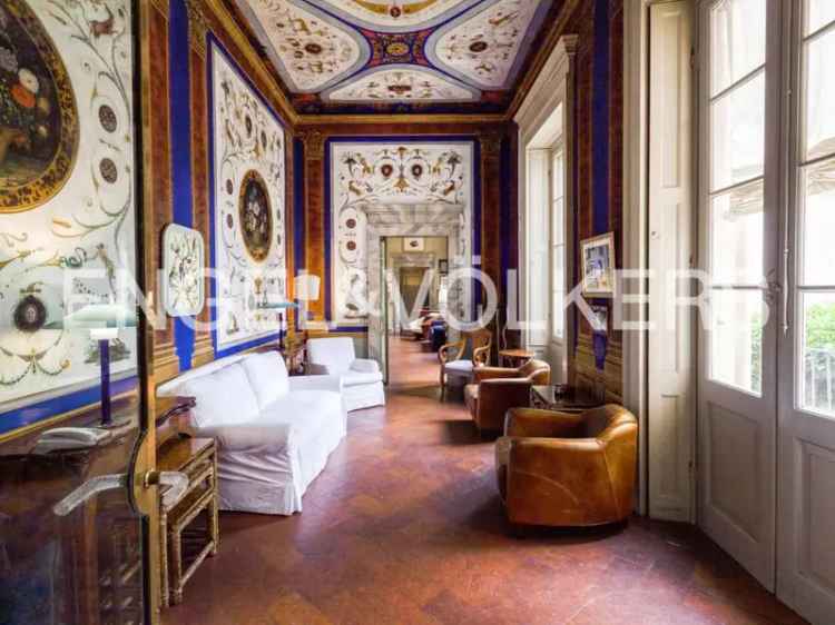Palazzo Storico in Vendita a Brescia: Lusso e Prestigio