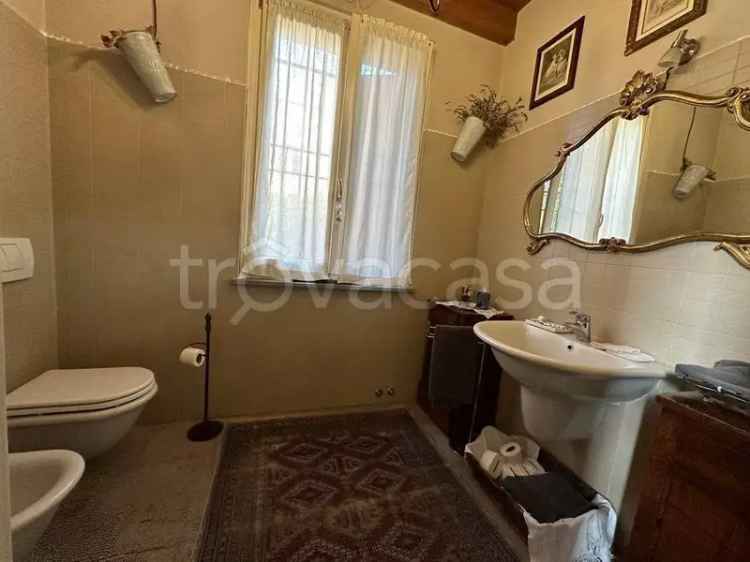 Villa singola a Folzano con parco e cappella