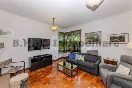 Villa in Vendita Leggiuno Arolo 6 Locali 283 mq Lago Maggiore