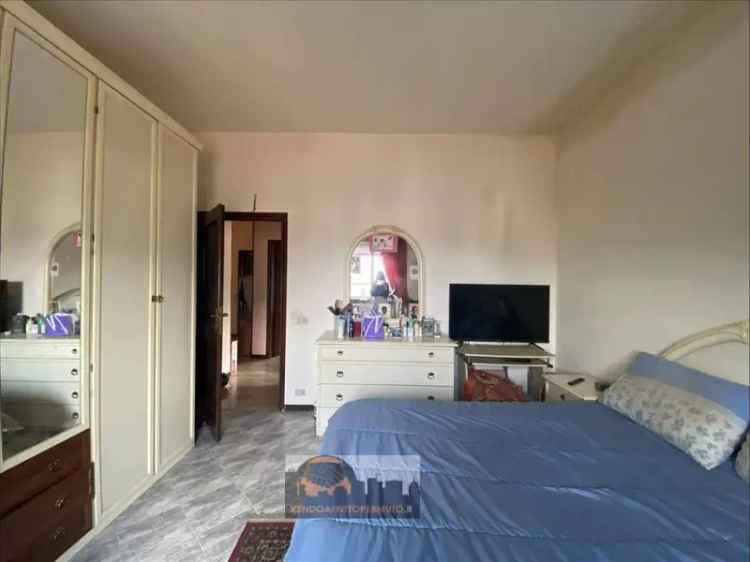 Appartamento in Vendita a Villongo Trilocale con Giardino e Box