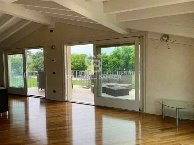 Attico Vista Lago Desenzano del Garda Piscina Box Quadruplo