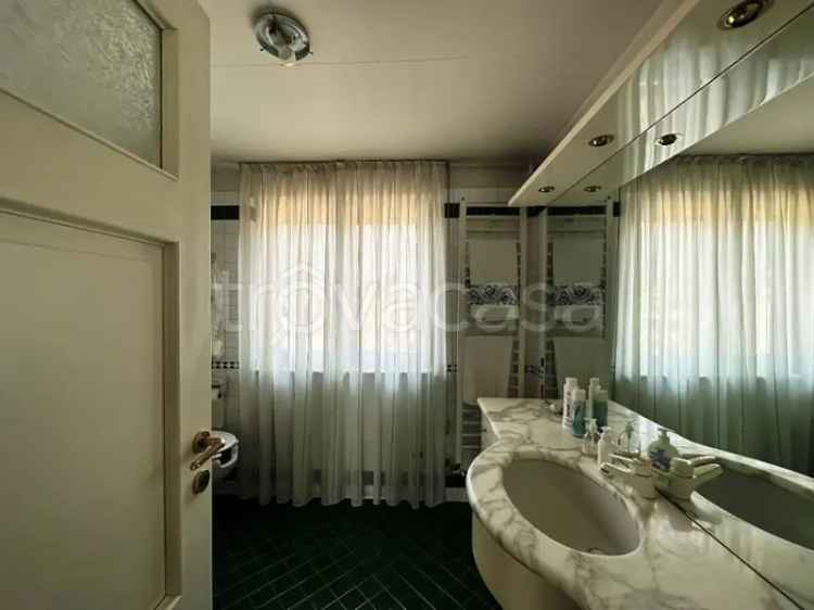 Casa Indipendente Concesio 4 Livelli Magazzino Appartamenti