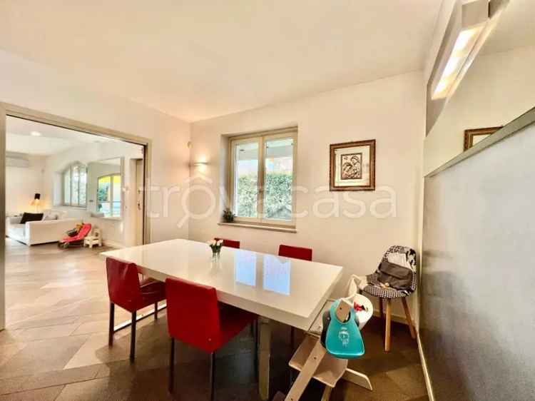 Villa a Schiera con Piscina a Rezzato