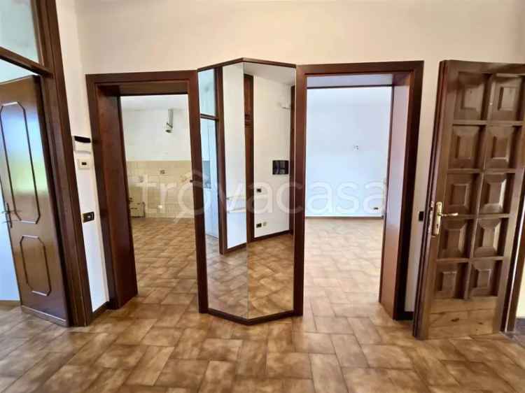 Villa singola con 2 appartamenti Manerba del Garda