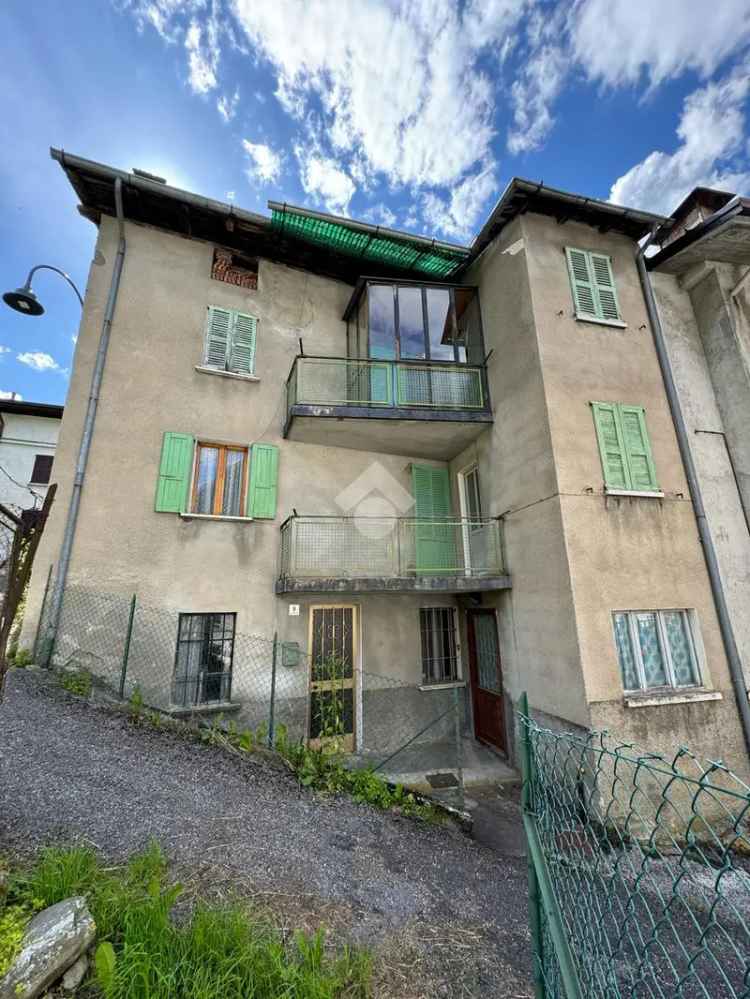Casa indipendente a Santicolo di Corteno Golgi