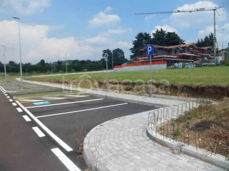 Ville Bifamiliari Erbusco: Nuova Costruzione con Giardino e Box Doppio