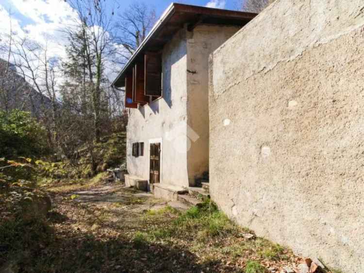 Rustico con Terreno a Gargnano Lago di Garda