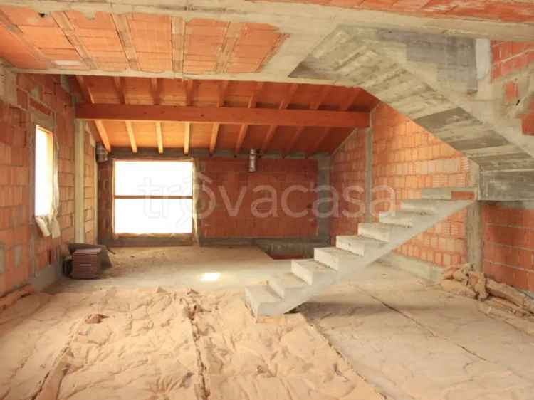 Villa a Schiera Rustico Capriolo 250 mq Giardino