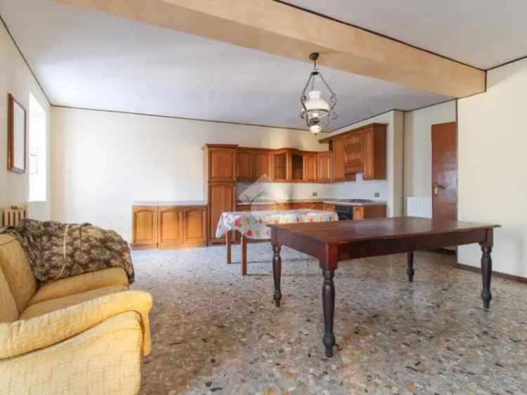 Casa indipendente Gavardo Quarena 2 livelli cantina soffitta
