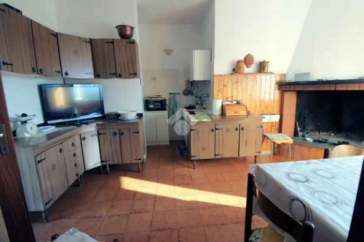 Trilocale in Vendita a Mompeo