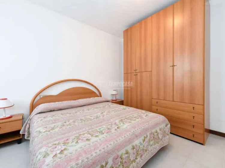 Bilocale con Giardino e Piscina a Manerba del Garda