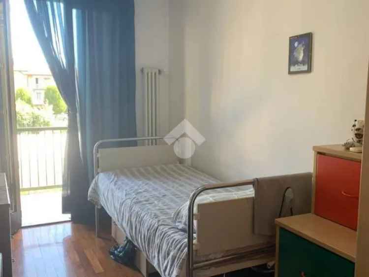 Ampio Appartamento 135 mq Villongo 3 Livelli Giardino Box Auto