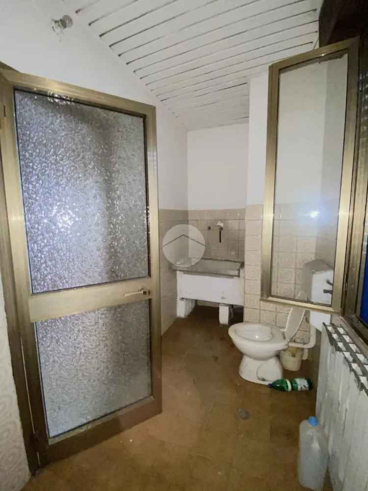 Casa Indipendente Tre Livelli Sacca Esine