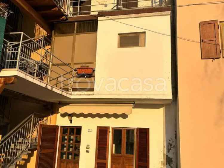 Casa indipendente Dalmine 3 livelli giardino box doppio