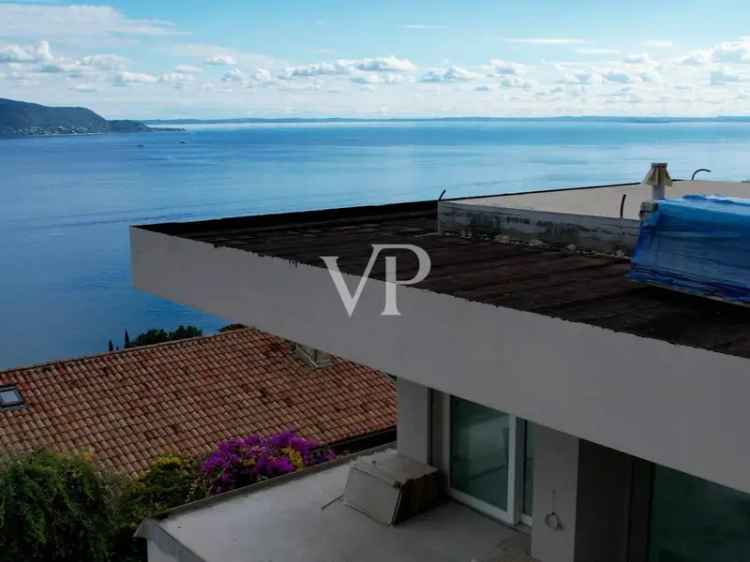 Villa di Lusso con Vista Lago di Garda