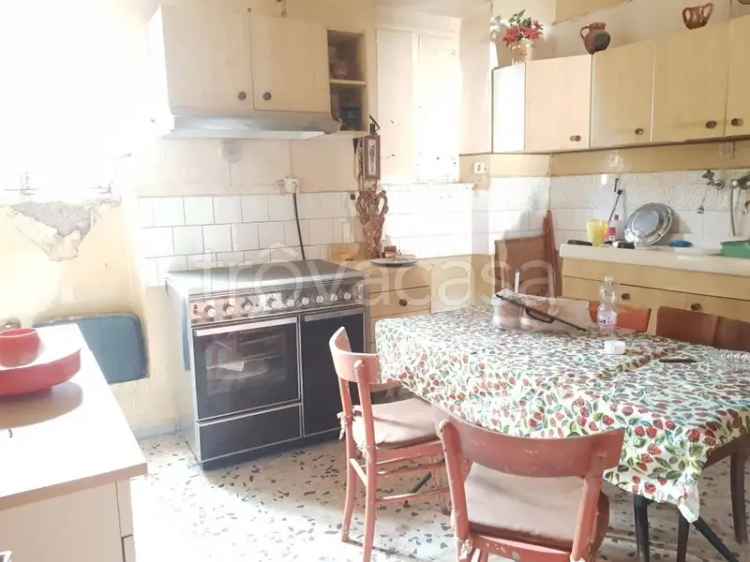 Casa Indipendente a Segni Centro Storico con Balcone e Cabina Armadio