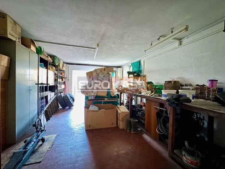 Villa Bifamiliare Dalmine - Due Autorimesse e Magazzino