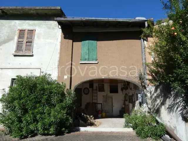 Rustico in Vendita Nave 145mq Da Ristrutturare