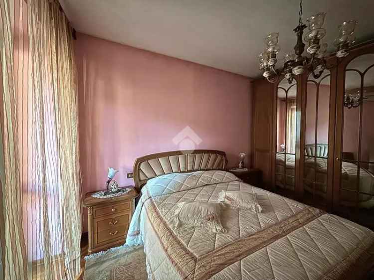 Casa Indipendente Angolo Terme 3 Livelli