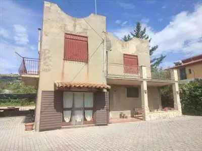 Villa in Vendita San Cataldo 5 Locali 136 mq