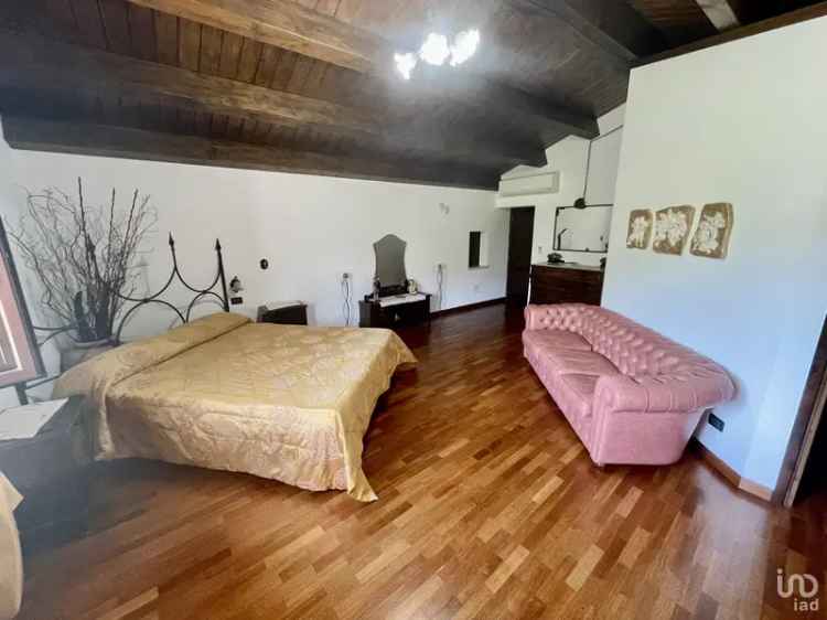 Vendita Villa di Lusso 18 Locali Pettorano sul Gizio
