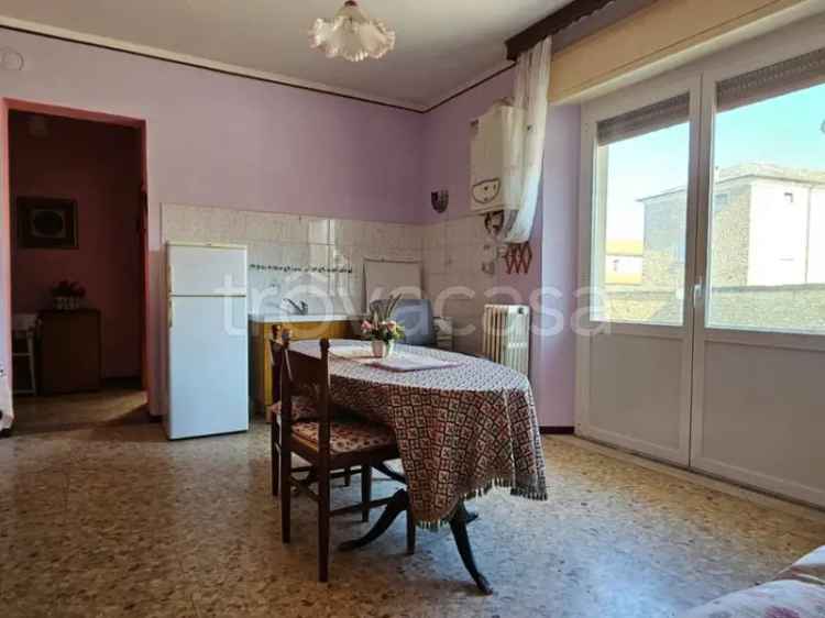 Bilocale in Affitto a Varsi Piazza Monumento