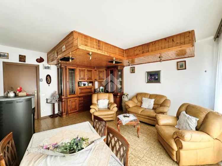 Villa a Schiera 4 Locali Velate Bassa