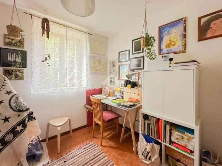 Casa Indipendente a Serle con Giardino