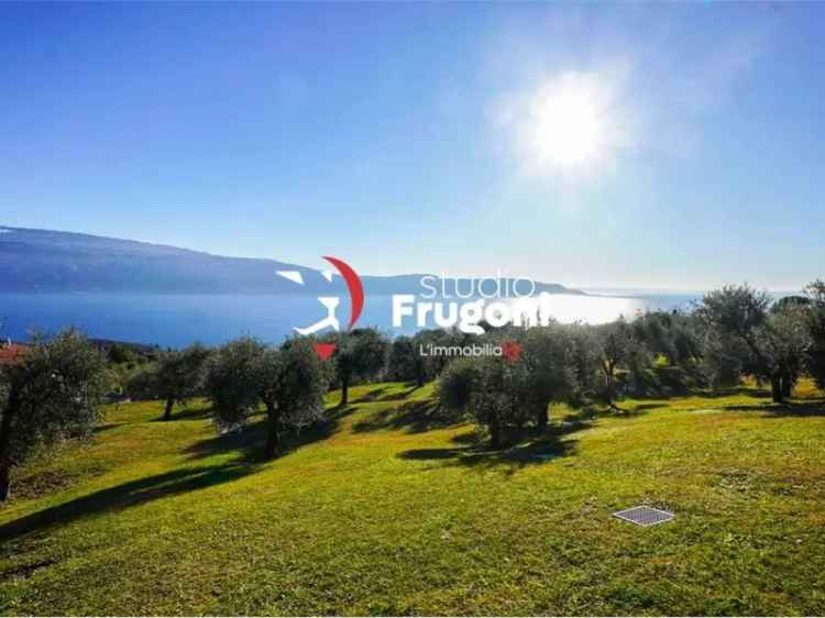 Appartamento in vendita a Toscolano Maderno con vista lago e piscina