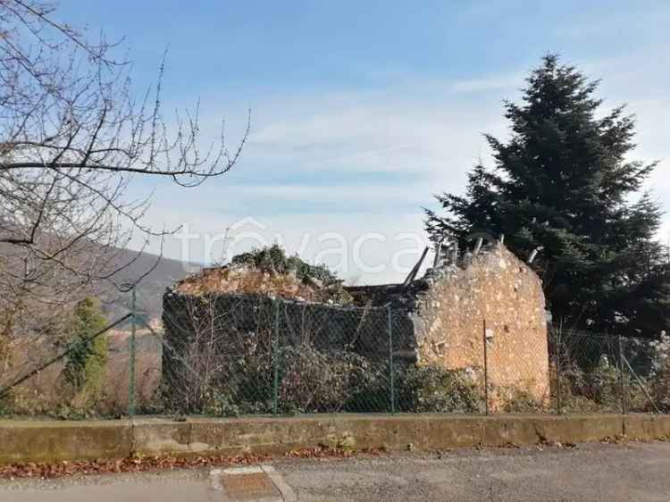Rustico in Vendita a Serle con Vista Panoramica