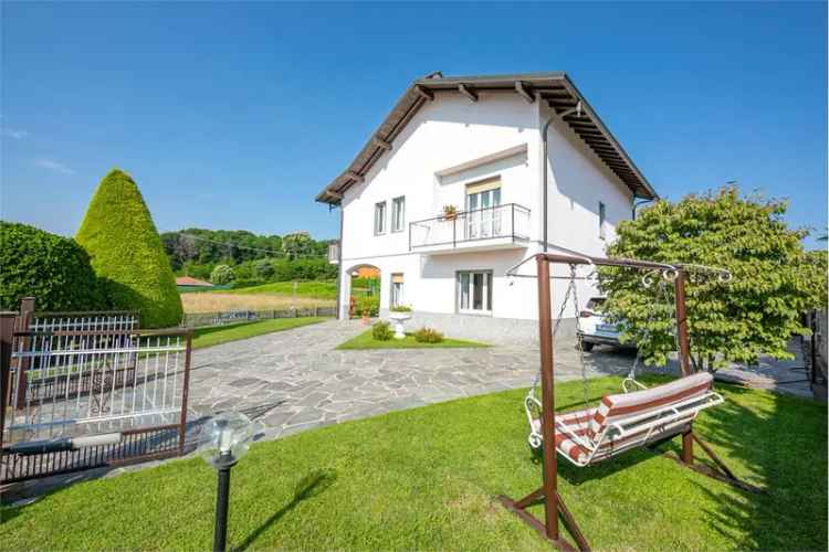 Villa singola a Montano Lucino con ampio giardino e garage doppio