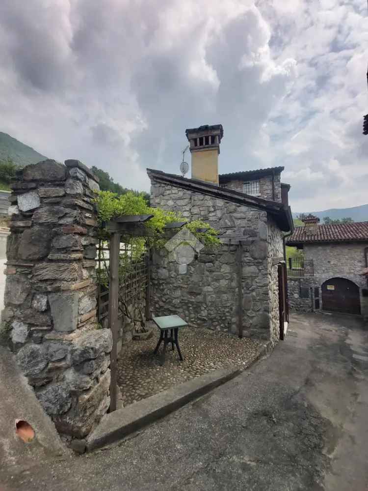 Rustico singolo vista lago ristrutturato