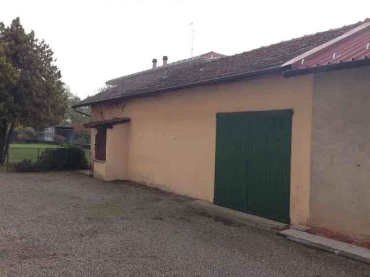 Casa indipendente Cressa giardino box sottotetto