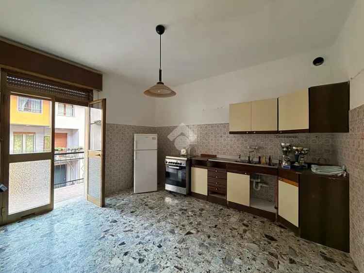 5 locali in vendita