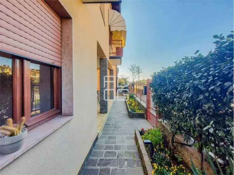 Casa Indipendente con Vista Lago a Manerba del Garda