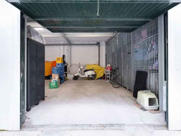 Appartamento in vendita a Brescia: 3 camere, 2 bagni, garage