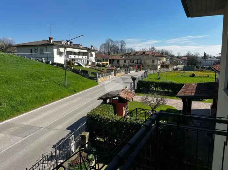 Bifamiliare in Vendita a Capriano del Colle