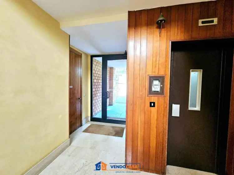 Bilocale Brescia Via della Valle - Ristrutturato con Terrazzi