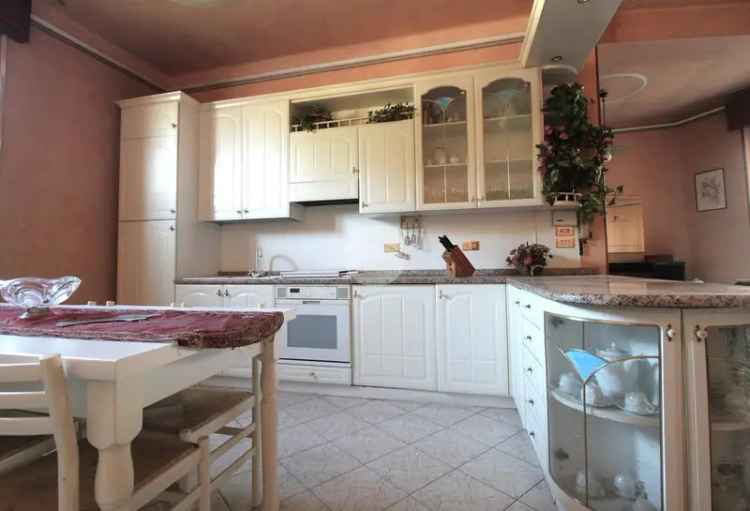Trilocale Indipendente con Box Auto e Soffitta