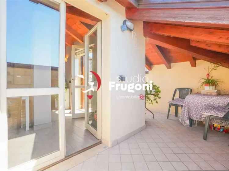 Attico Padenghe sul Garda Centro Storico Piazza Caduti