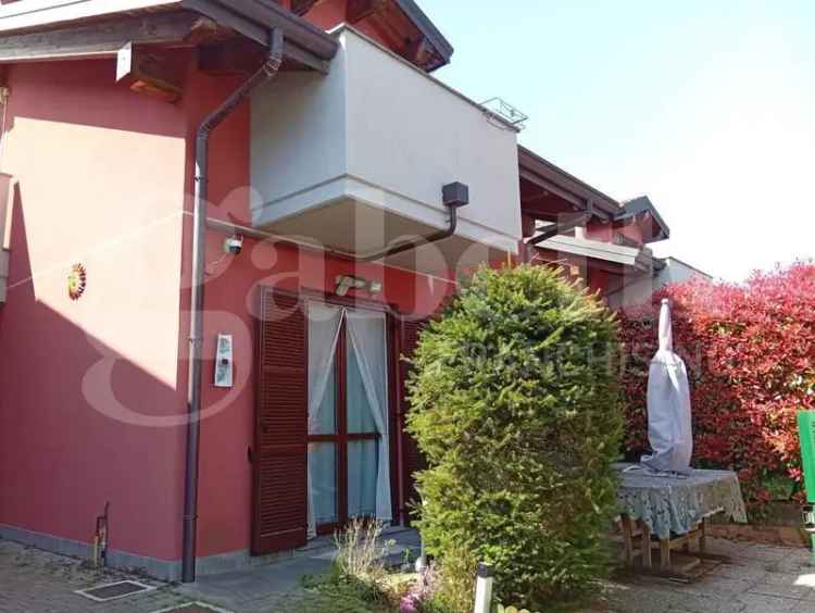 Villa a Schiera Montano Lucino