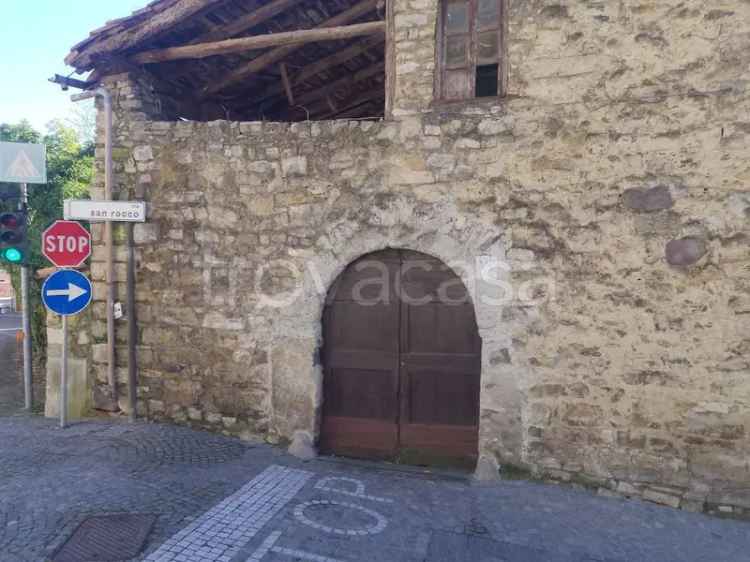 Rustico Ossimo Inferiore da Ristrutturare