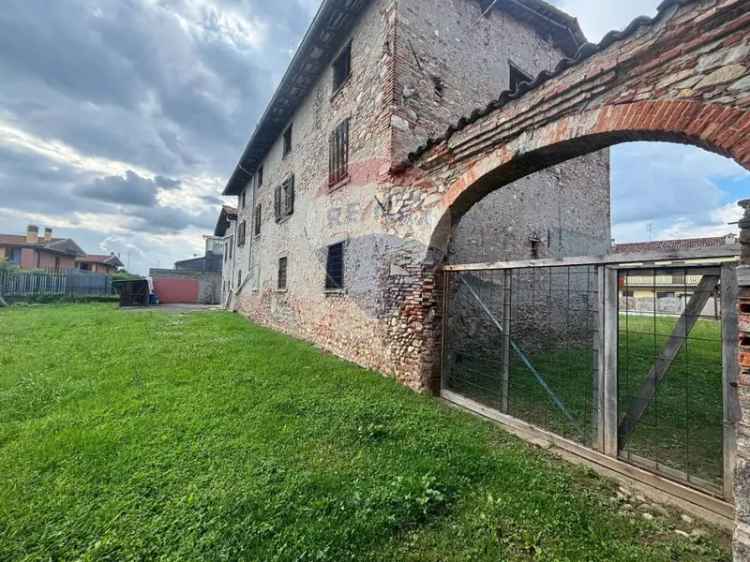 Rustico in Vendita Dalmine Via San Vito