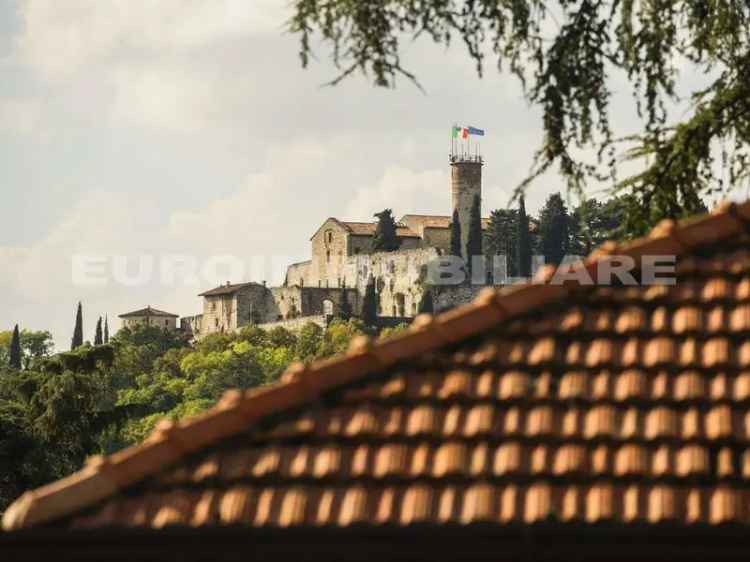 Villa singola a Brescia vista panoramica da ristrutturare