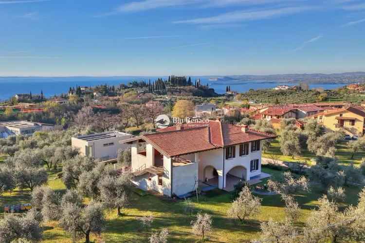 Villa Bifamiliare con Vista Lago a Toscolano Maderno