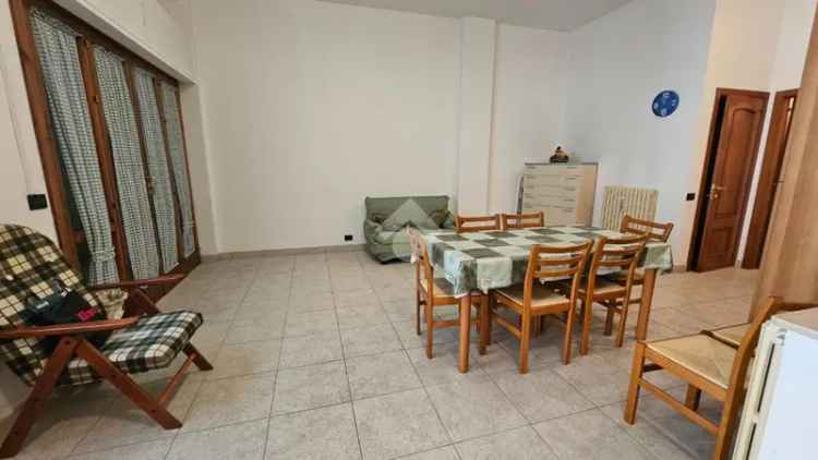 Casa Indipendente in Vendita vicino al Mercato Coperto